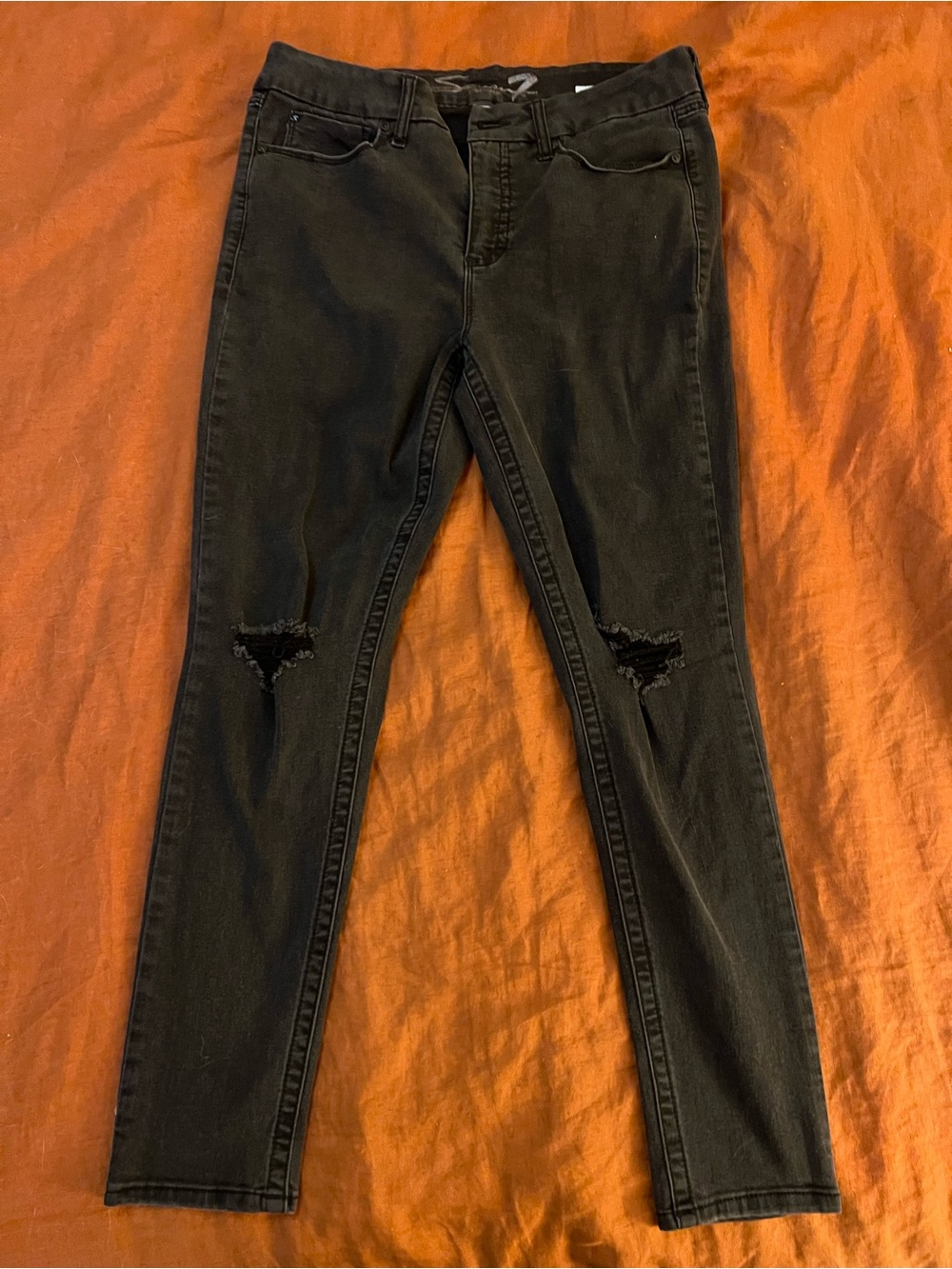 Seven7 Black Skinny Jeans with Knee Distress